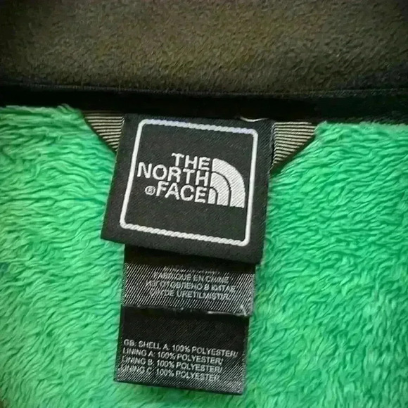 Northface Osito Jacket zip front - Picture 3 of 10